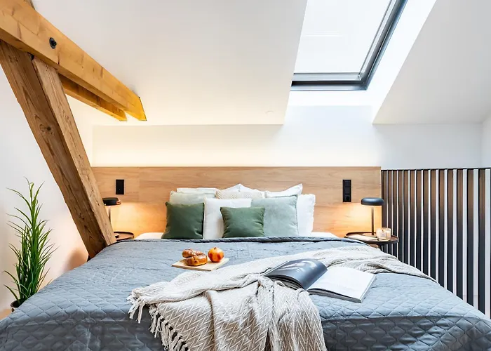 Days - One Bedroom With Garage And Workspace Apartment Prag
