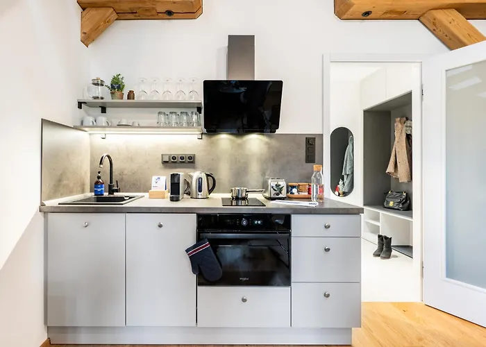 Days - One Bedroom With Garage And Workspace Apartment Prag