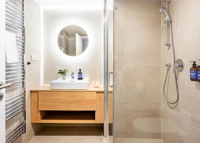 Apartment Days - One Bedroom With Garage And Workspace Prag