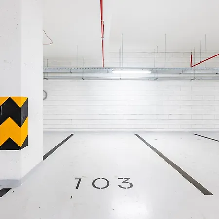 Days - One Bedroom With Garage And Workspace شقة *